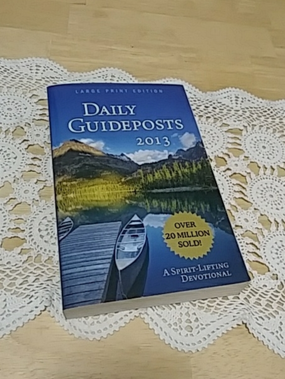 Daily Guideposts  Bible Devotionals,  2013